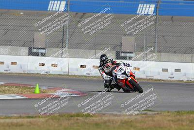 media/Nov-26-2022-Fastrack Riders (Sat) [[b001e85eef]]/Level 3/Session 3 Outside Turn 9/